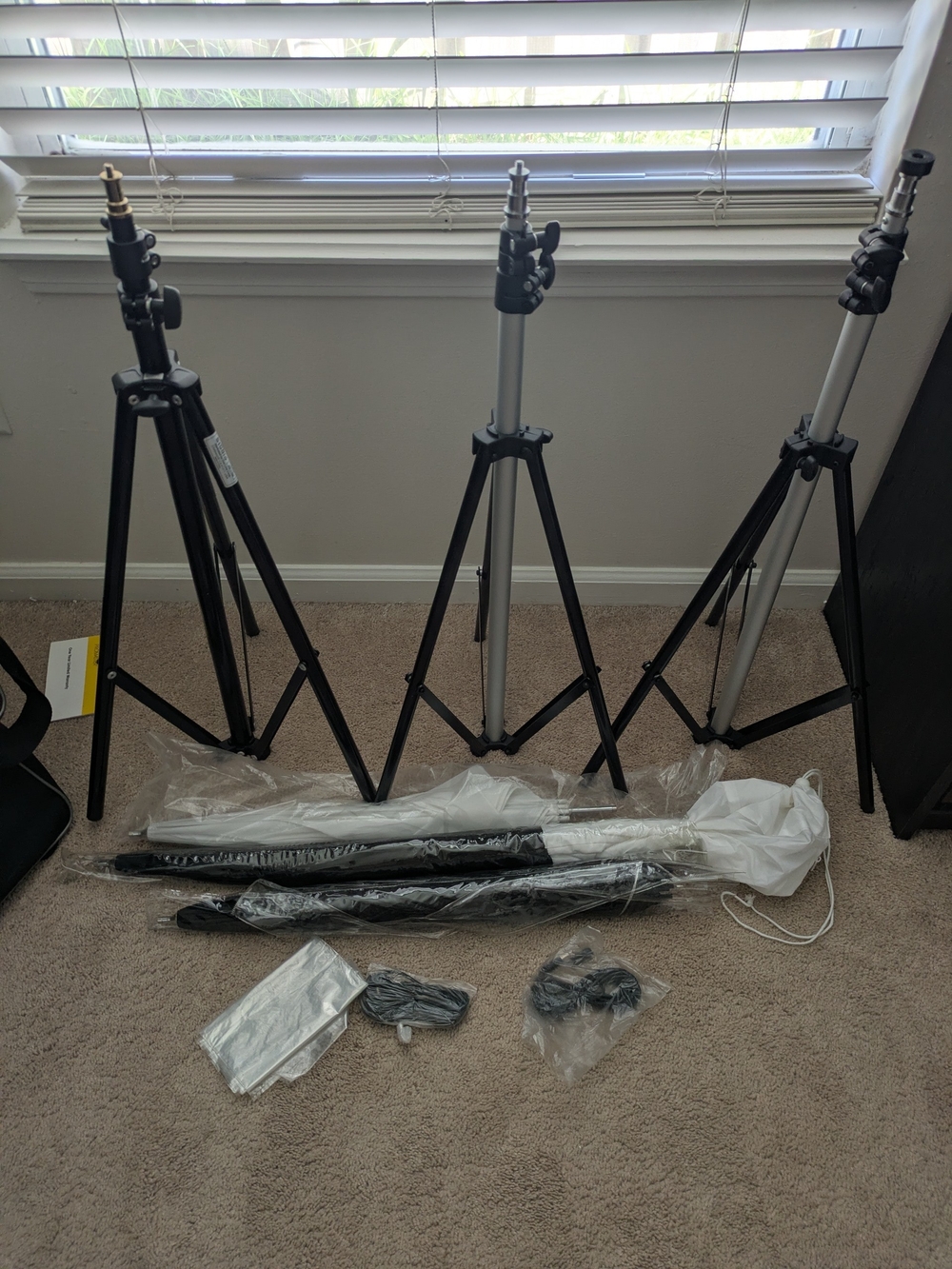 Studio Black and Silver Light/Accessory Stand Kit With Umbrellas Photography